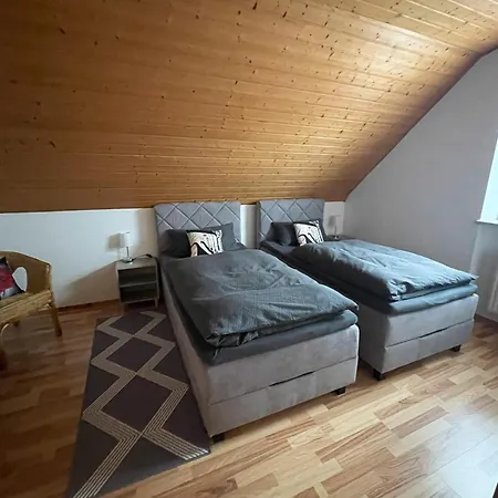 Ferienwohnung Heilsbronn شقة